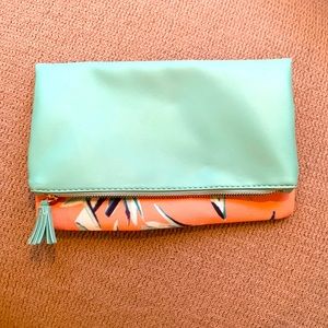 Cute clutch for spring and summer!